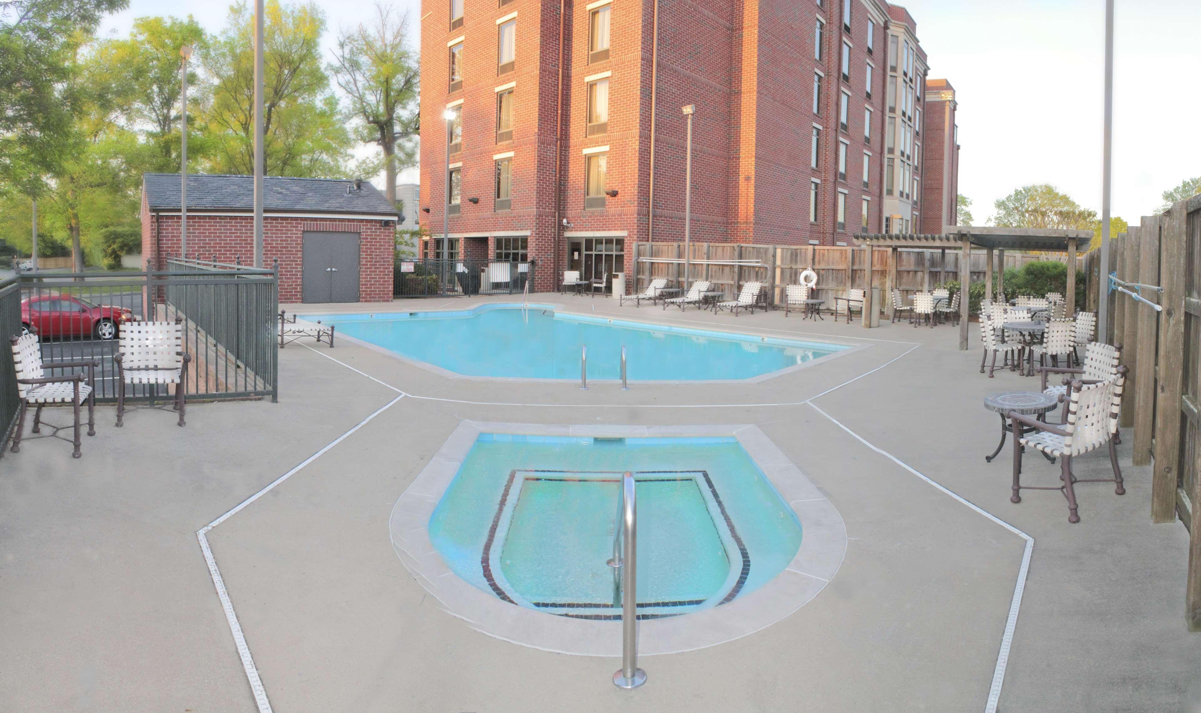 Hampton Inn & Suites Nashville-Green Hills Exterior photo